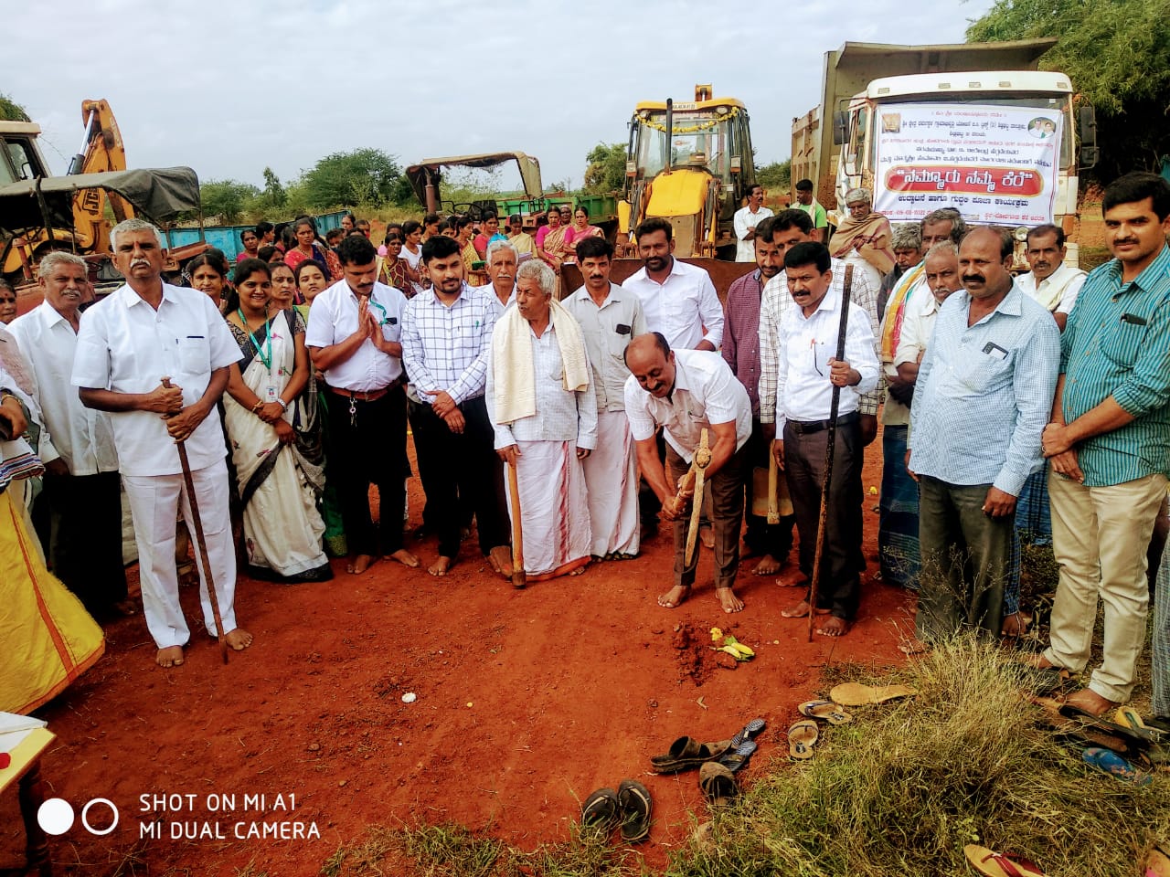 ಅಂತರ್ಜಲ ಮಟ್ಟ ಕುಸಿತದ ಗಂಭೀರ ಸಮಸ್ಯೆಯನ್ನು ನಿವಾರಿಸುವ ನಿಟ್ಟಿನಲ್ಲಿಂದು ಶ್ರೀ.ಕ್ಷೇ.ಧ.ಗ್ರಾ. ಯೋಜನೆಯ ವತಿಯಿಂದ “ಬೋದಗೂರು” ಕೆರೆ ಕಾಮಗಾರಿಗೆ ಚಾಲನೆ