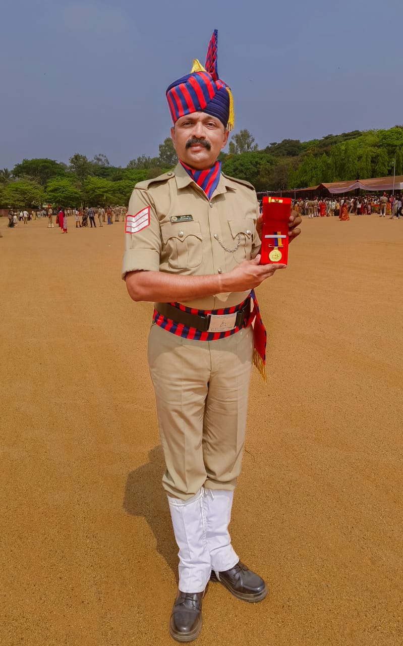 ಬೆಳ್ತಂಗಡಿ : ಮೂರುಗೋಳಿಯ ಪ್ರವೀಣ್.ಎಂ‌‌ ಅವರಿಗೆ ಮುಖ್ಯಮಂತ್ರಿ ಪದಕ ಪ್ರದಾನ ಗಂಭೀರ ಅಪರಾಧ ಪತ್ತೆ ಪ್ರಕರಣಗಳಲ್ಲಿ ಪರಿಣಾಮಕಾರಿ ಕರ್ತವ್ಯ