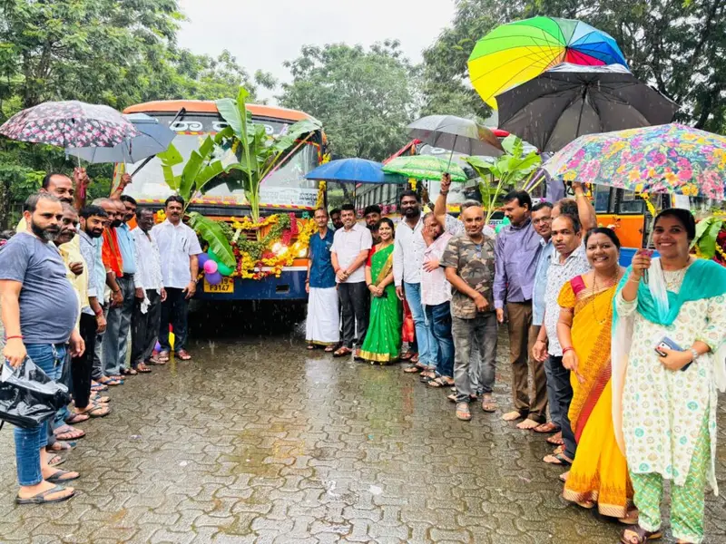 ಧರ್ಮಸ್ಥಳದಿಂದ ಹೊರಡುವ ರಸ್ತೆ ಸಾರಿಗೆ ನಿಗಮದ ಮೂರು  ಹೊಸ ರೂಟ್ ಬಸ್ ಗಳಿಗೆ ಶಾಸಕ ಹರೀಶ್ ಪೂಂಜರಿಂದ ಚಾಲನೆ