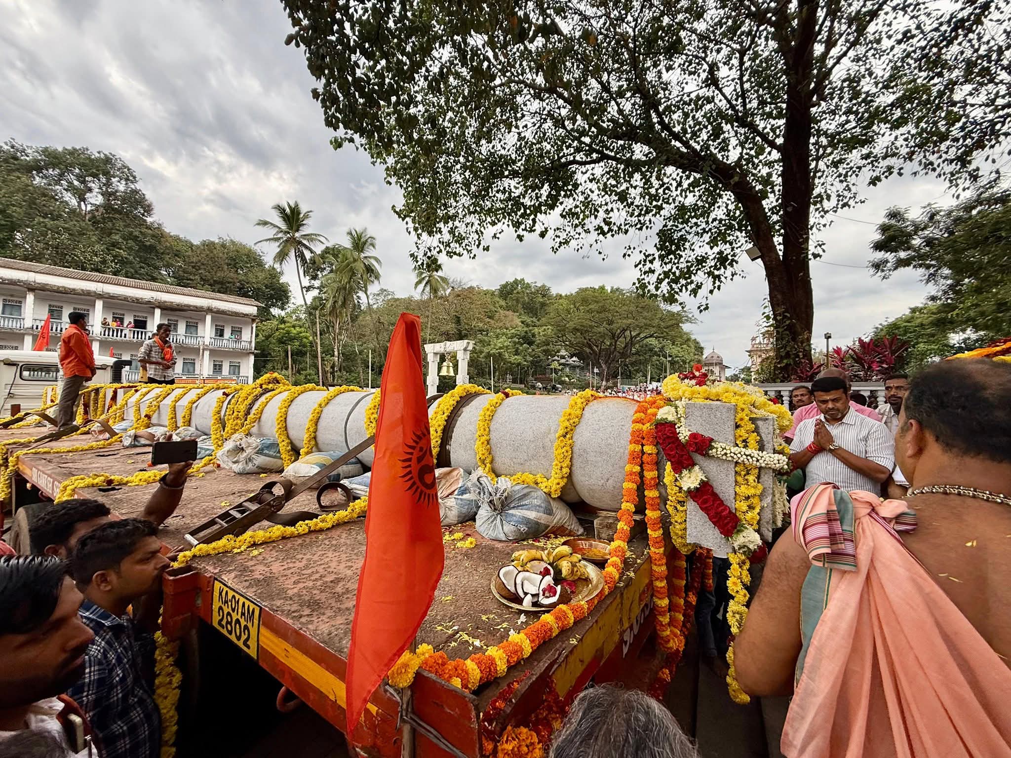 ಸಂಗಮ ಕ್ಷೇತ್ರ ಪಜಿರಡ್ಕ ಶ್ರೀ ಸದಾಶಿವೇಶ್ವರ ದೇವಸ್ಥಾನದ ನೂತನ ಧ್ವಜಸ್ತಂಭಕ್ಕೆ ಧರ್ಮಸ್ಥಳದಲ್ಲಿ ವಿಷೇಶ ಪೂಜೆ