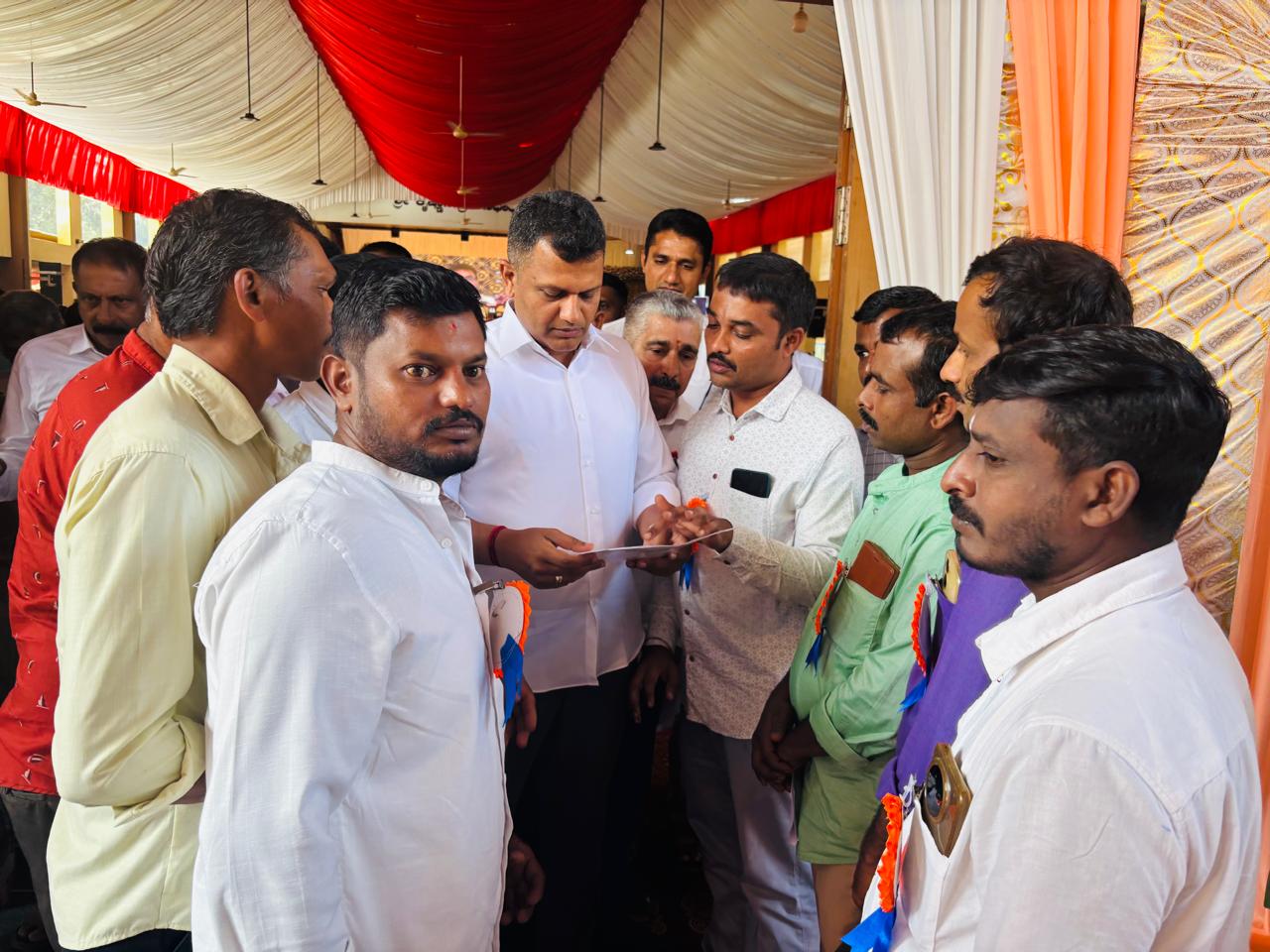 ಉಜಿರೆ ರಬ್ಬರ್ ಟ್ಯಾಪರ್ ಮತ್ತು ಕೃಷಿ ಮಜ್ದೂರ್ ಸಂಘದಿಂದ ಸಂಸದರಾದ  ಬ್ರಿಜೇಶ್ ಚೌಟ ಅವರಿಗೆ ಮನವಿ ಸಲ್ಲಿಕೆ