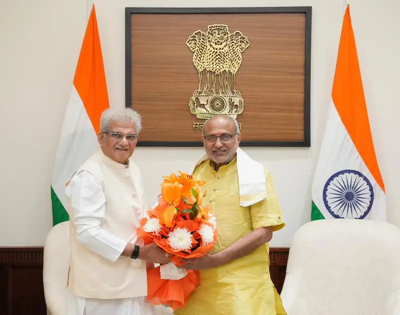 ಶ್ರೀ ಕ್ಷೇತ್ರ ಧರ್ಮಸ್ಥಳದ ಧರ್ಮಾಧಿಕಾರಿ ಡಾ.ಡಿ ವೀರೇಂದ್ರ ಹೆಗ್ಗಡೆಯವರಿಂದ ಉಪರಾಷ್ಟ್ರಪತಿ ಭೇಟಿ