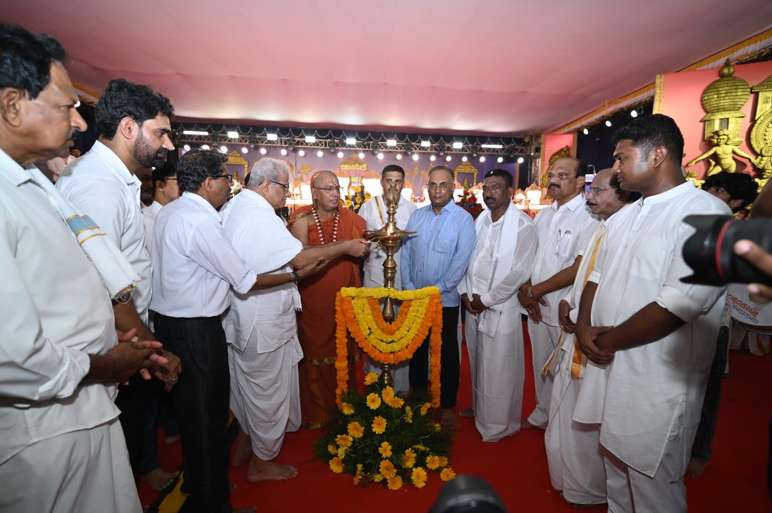 ಉಜಿರೆ ಶ್ರೀ ಜನಾರ್ದನ ಸ್ವಾಮಿ ದೇವಸ್ಥಾನದ ವಿಜಯಗೋಪುರ ಲೋಕಾರ್ಪಣೆ, ಊರಿನ ಧಾರ್ಮಿಕ ಕ್ಷೇತ್ರಗಳನ್ನು ನೋಡಿದಾಗ ಊರಿನ ಸ್ಥಿತಿಯನ್ನು ಅರಿಯಬಹುದು: ಡಾ.ಹೆಗ್ಗಡೆ