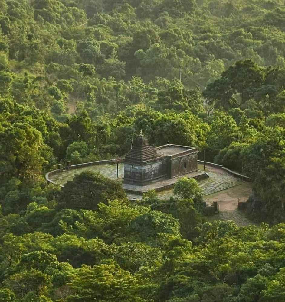 ಫೋಟೋ ಶೂಟ್ ವಿವಾದಕ್ಕೆ ಕಾರಣವಾಗಿದ್ದ ಬೆಟ್ಟದ ಭೈರವೇಶ್ವರಸ್ವಾಮಿ ದೇವಸ್ಥಾನದಲ್ಲಿ ಫೋಟೋ ಶೂಟ್ ಗೆ ಶುಲ್ಕ ನಿಗದಿ