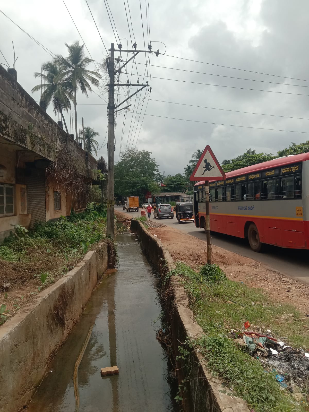 “ಸಾಂಕ್ರಾಮಿಕ ರೋಗಕ್ಕೆ ಉಚಿತ ಆಹ್ವಾನ: ಉಜಿರೆ ಚರಂಡಿಯಲ್ಲಿ ತ್ಯಾಜ್ಯ ನೀರು ಶೇಖರಣೆ”