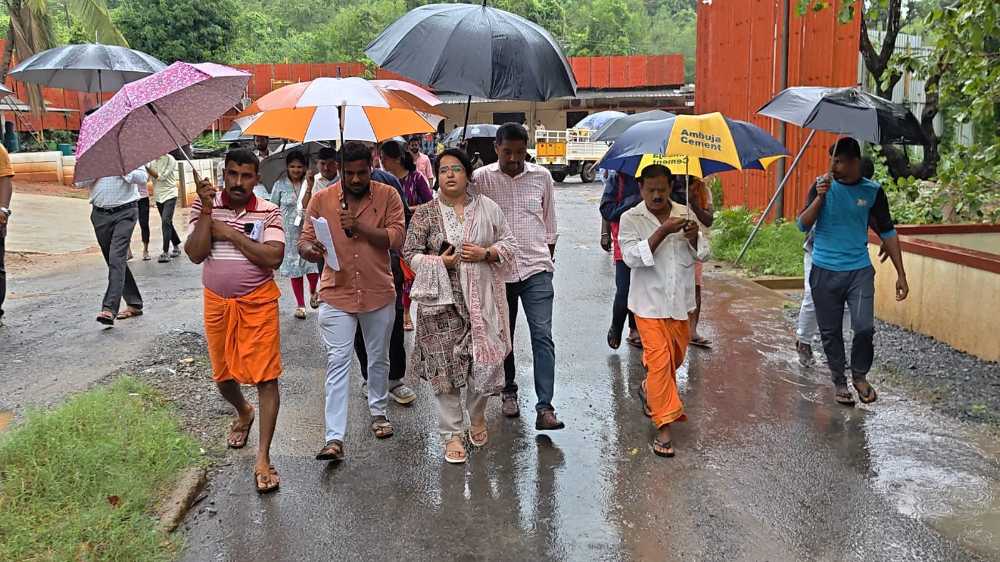 “ಮಲೆಯಡ್ಕ MCK ಹಾಟ್ ಮಿಕ್ಸ್ ಘಟಕಕ್ಕೆ ಅಧಿಕಾರಿಗಳ  ಭೇಟಿ; ಸ್ಥಳೀಯರ ಅಹವಾಲು ಪರಿಶೀಲನೆ”