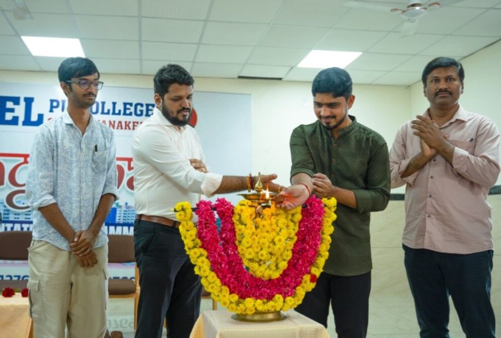 ಓರಿಯಂಟೇಶನ್ ಕಾರ್ಯಕ್ರಮದಲ್ಲಿ ವಿದ್ಯಾರ್ಥಿಗಳಿಗೆ ಯಶಸ್ಸಿನ ಮಂತ್ರ, ಶ್ರದ್ಧೆ ಮತ್ತು ಪರಿಶ್ರಮದಿಂದ ಉಜ್ವಲ ಭವಿಷ್ಯ ಸಾಧ್ಯ: ಸ್ಮಿತೇಶ್ ಬಾರ್ಯ