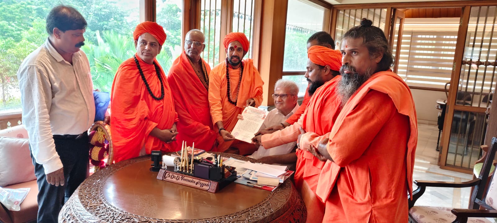 ಬೆಳ್ತಂಗಡಿ : ಅತಿ ಹಿಂದುಳಿದ ಮಠಾಧೀಶರ ಮಹಾಸಭಾವತಿಯಿಂದ ಡಾ.ಡಿ. ವೀರೇಂದ್ರ ಹೆಗ್ಗಡೆಯವರ ಭೇಟಿ