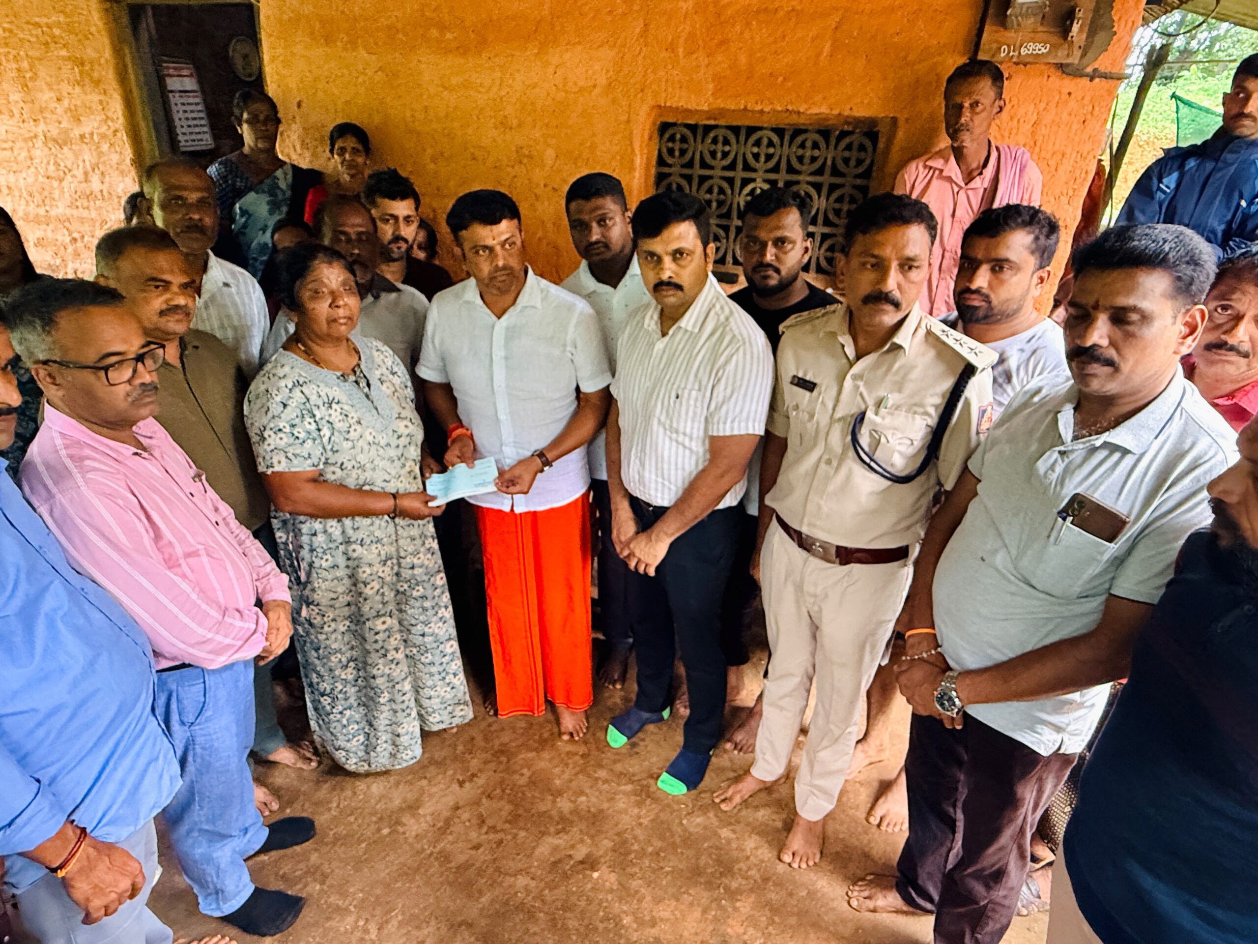 ಕಾಡಾನೆ ದಾಳಿಯಲ್ಲಿ ಮೃತಪಟ್ಟ ಬಾಲಕೃಷ್ಣ ಗೌಡರ ಕುಟುಂಬಕ್ಕೆ ಶಾಸಕ ಹರೀಶ್ ಪೂಂಜ ಸಾಂತ್ವನ – ರೂ.20 ಲಕ್ಷ ಪರಿಹಾರಕ್ಕೆ ಕ್ರಮ