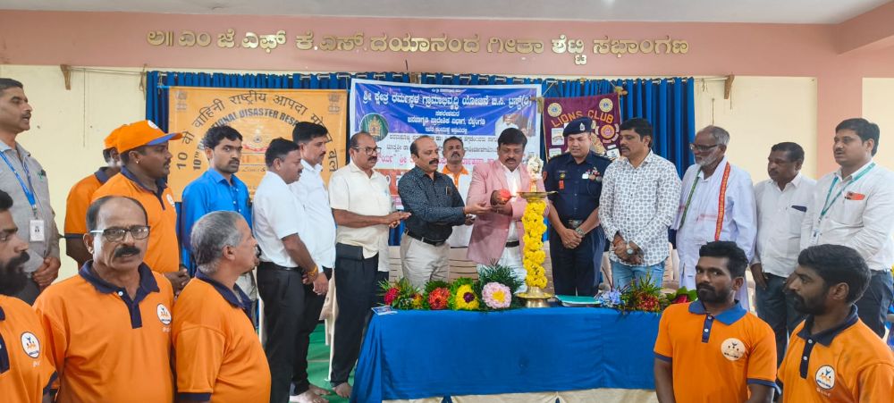 ಧರ್ಮಸ್ಥಳದ ಶೌರ್ಯ ಪಡೆಗೆ NDRF ತರಬೇತಿ: ವಿಪತ್ತು ನಿರ್ವಹಣೆಯಲ್ಲಿ ಸಮಾಜಸೇವೆಗೆ ಸಜ್ಜು, ವಿಪತ್ತು ನಿರ್ವಹಣೆಯಲ್ಲಿ ಶೌರ್ಯ ತಂಡಗಳ ಸೇವೆ ಶ್ಲಾಘನೀಯ: ಉಪವಿಭಾಗಾಧಿಕಾರಿ ಹುಲ್ಲುಮನಿ ತಿಮ್ಮಣ್ಣ